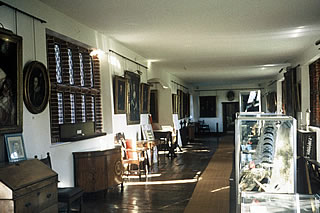 THE LONG GALLERY